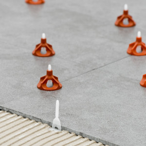Distantiere autonivelare RLS VITE pt. gresie, faianta si placi - Rost de 1.5mm - 100 buc - Raimondi-180VB015FC0100