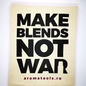 Sacosa bumbac MAKE BLENDS NOT WAR - negru