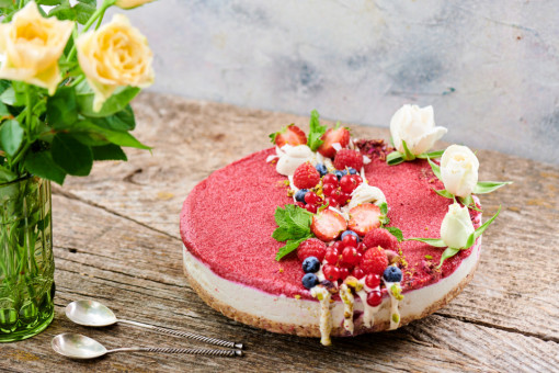 Tort Sublimmme Delight cu vanilie, zmeură și trandafiri