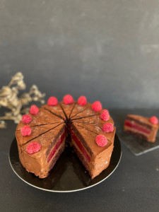 Tort vegan chocolate sponge