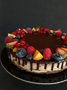 Orice tort raw vegan 1 kg/ 180 lei