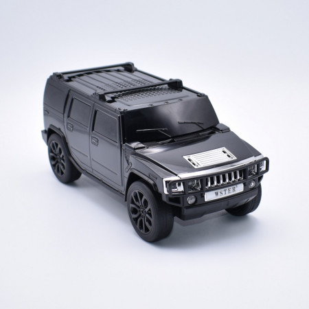 Boxa portabila wireless, bluetooth, in forma de Hummer, cu RADIO FM, USB, TF si TWS WS-590 - difuzoare, butoane de control si porturi de conectivitate pe corpul boxei.
