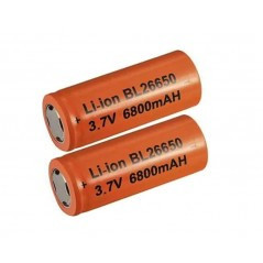 Imaginea unui acumulator Li-Ion 26650 cu o capacitate de 6800mAh și tensiune nominală de 3,7V disponibil pe TechStarsTrading.ro