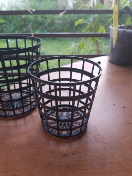 ghiveci plasa 9cm