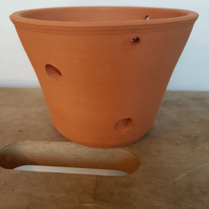 Ghiveci din lut cu gauri laterale, 15 cm