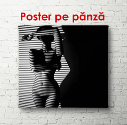 Poster, Femeie lângă fereastră