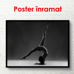Poster, Yoga pe un fundal gri de perete