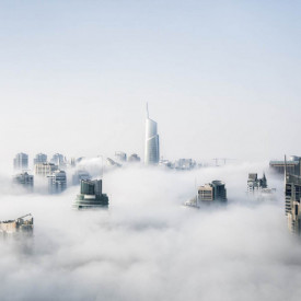 Fototapet, Un oraș în nori