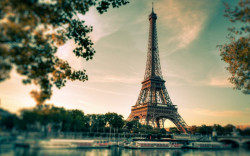 Tablou modular, Turnul Eiffel