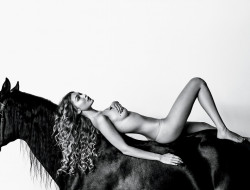Poster, Fata pe cal negru