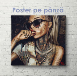 Poster, Fată tatuată