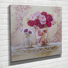 Poster, Flori roz într-o vază pe masă