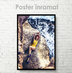 Poster, Fată într-un costum de baie galben