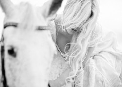 Fototapet, Fata și calul alb