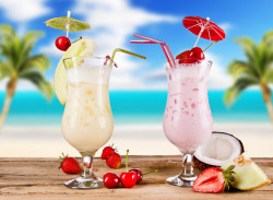 Poster, Smoothie de lapte și căpșuni cu fructe tropicale