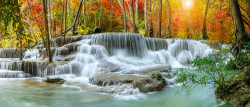 Fototapet, Panorama unei cascade uimitoare în pădure