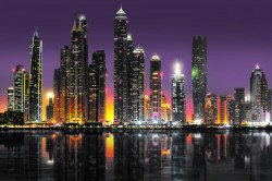 Fototapet, Vedere nocturnă spre orașul Dubai