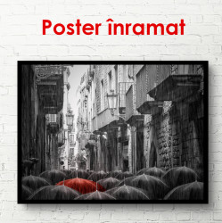 Poster, Umbrela roșie într-un oraș alb-negru