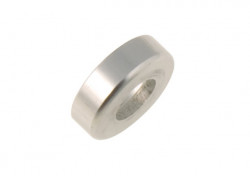 Locking spacer for HST stub axle