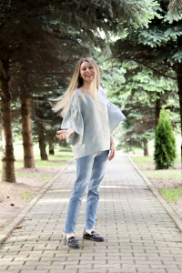 Bluza Cusută cu voie bună (model E)