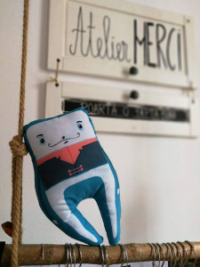 Toy The Incisor Friend