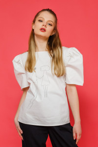 Bluza Cu capul în nori și cu picioarele pe Pamânt (model M)