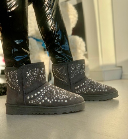 CIZME UGG COD: OM-9 GREY