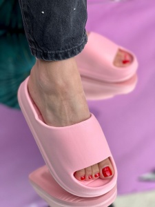 Papuci Cod: 1511 Pink Yzy