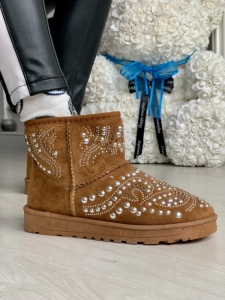 CIZME UGG COD: OM-9 CAMEL