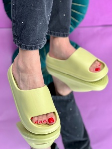Papuci Cod: 1511 Yellow Yzy