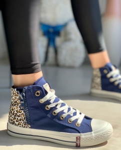 TENISI COD: AKA BLUE