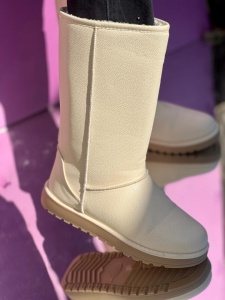 Ghete(UGG) Cod: 286 White