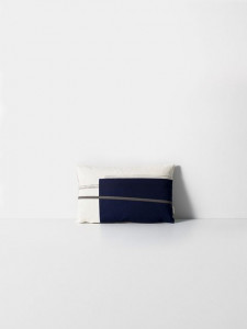 Perna bumbac organic 40x25 cm albastru/alb Colour Block S2 Ferm Living