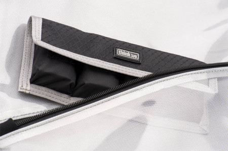 ThinkTank DSLR Battery Holder 4 - husa pentru 4 acumulatori foto