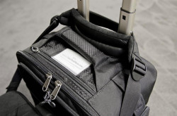 ThinkTank Low Rider Strap - bretea ce permite transportul unei genti atasata de troler-ul ThinkTank