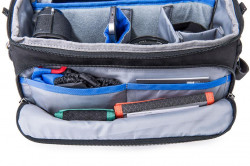 Think Tank Mirrorless Mover 25i - Deep Red - geanta foto