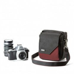 Think Tank Mirrorless Mover 10 - Deep Red - geanta foto