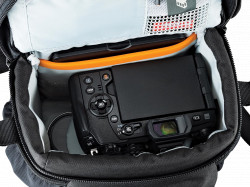 Lowepro Nova 140 AW II (black) geanta foto