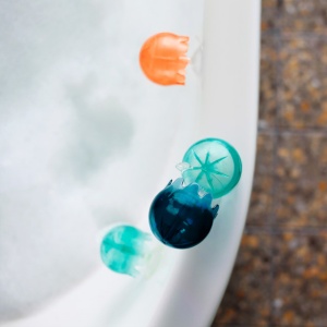 Boon, Jucărie de baie bebeluș, set 9 piese: meduze cu ventuze Jellies, nu contine ftalati