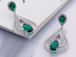 Cercei Din Argint Clear Sapphire cu Sticla Verde cod ARG221