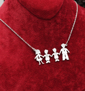 Lantisor din argint Family 4 persoane Mama, Tata si Doi Baieti Arg11E