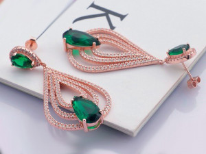 Cercei Din Argint Clear Sapphire cu Sticla Verde Placati cu aur cod ARG219