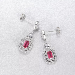 Cercei ARGINT Red Crystal Patrat Eleganti Arg398D