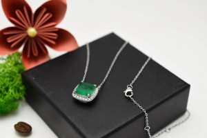 Lantisor Din Argint Smarald Verde Patrat Arg391F