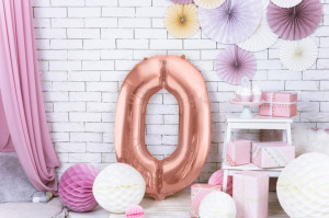 decoratiuni cu baloane rose gold alb si roz cifra 0 mare din folie lucioasa