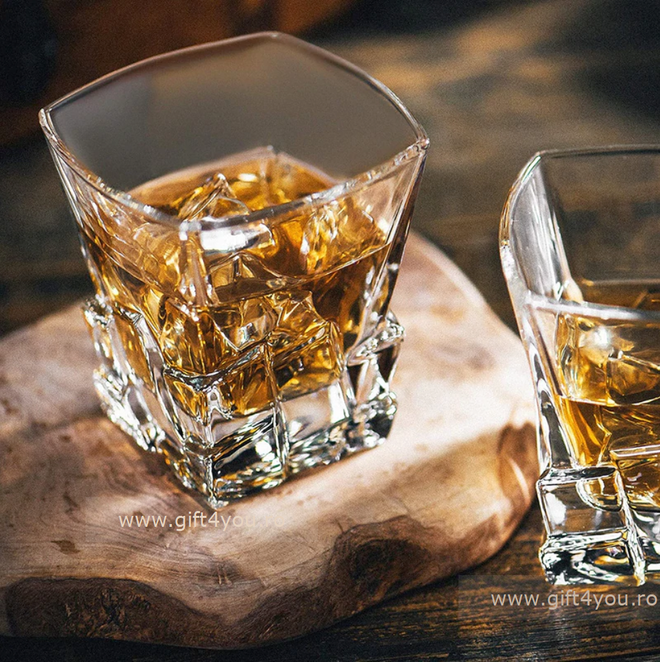 Set de whiskey din cristal Bohemia - decantor si 6 pahare asortate