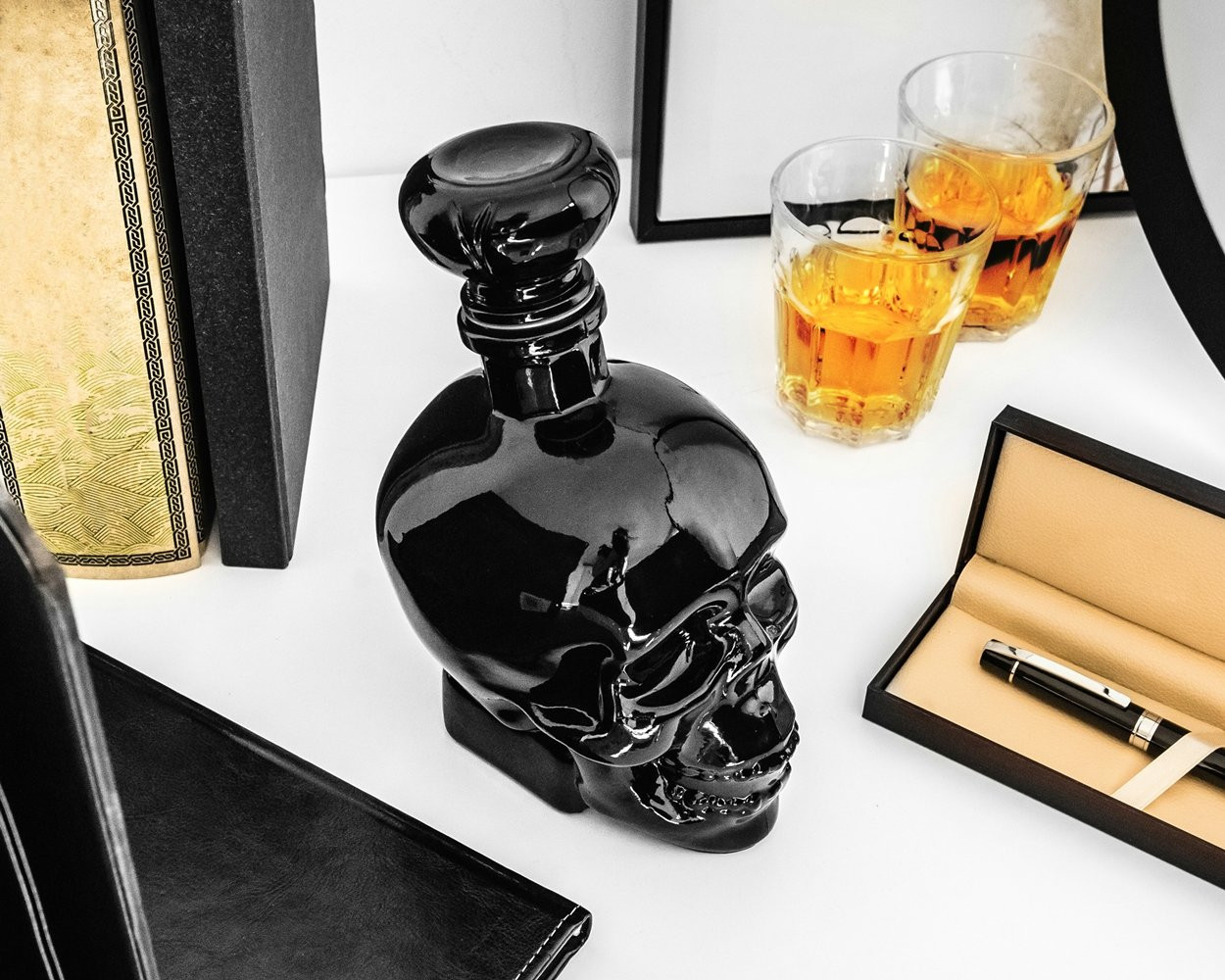 Sticla decantor whisky craniu - negru