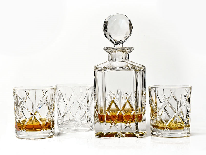 Set de cristal Bohemia decantor whiskey + 6 pahare cu modele taiate superbe - romburi