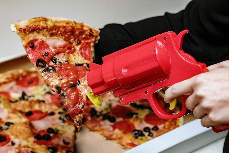 Ketchup gun
