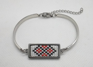 Bratara inox cu margele cusute manual - motiv traditional romburi ingemanate rosu alb negru